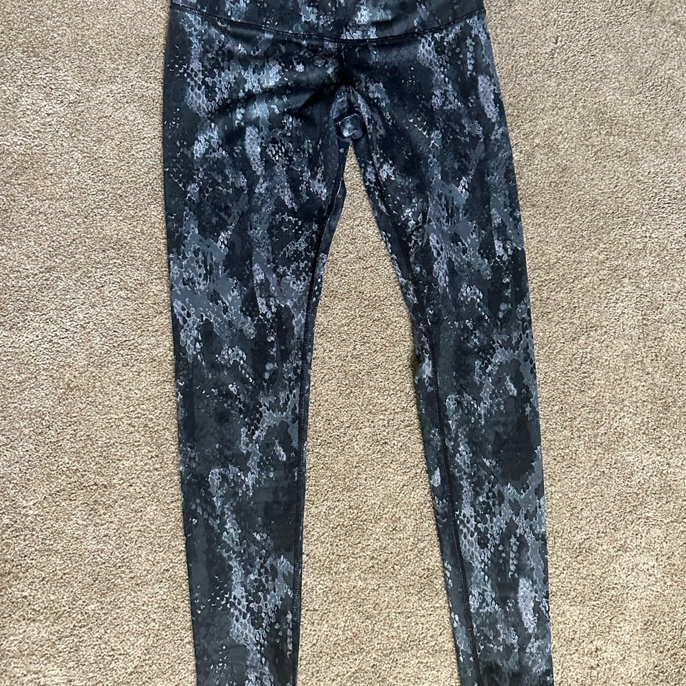ALO Yoga Charcoal Patterned Leggings